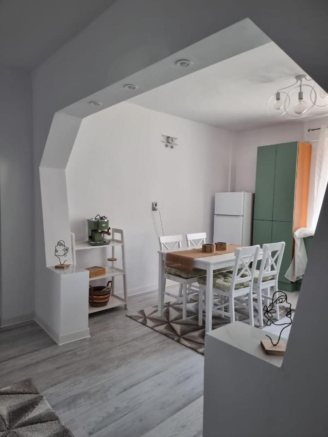 Clau Home Hunedoara Eksteriør billede