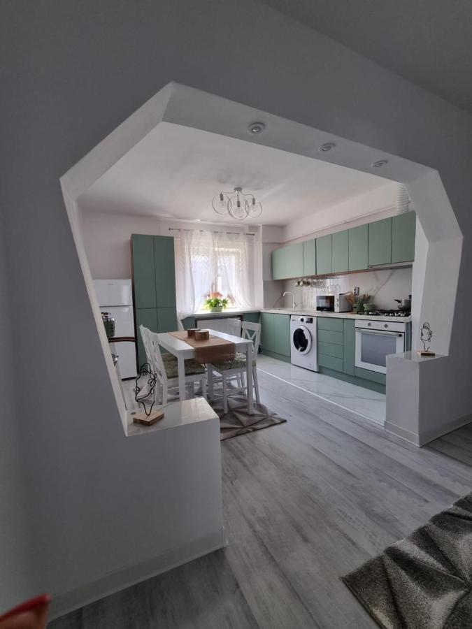 Clau Home Hunedoara Eksteriør billede