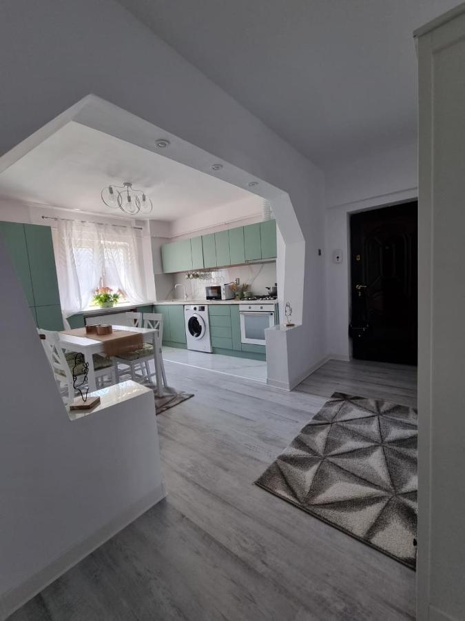 Clau Home Hunedoara Eksteriør billede